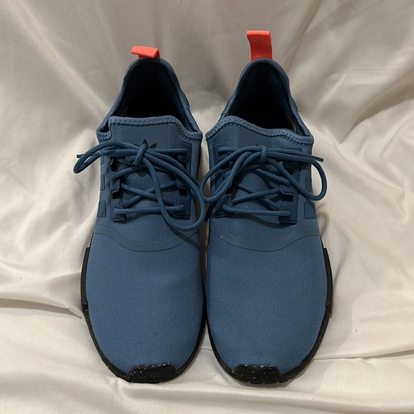 Adidas athletic shoes - Picture 2 of 6